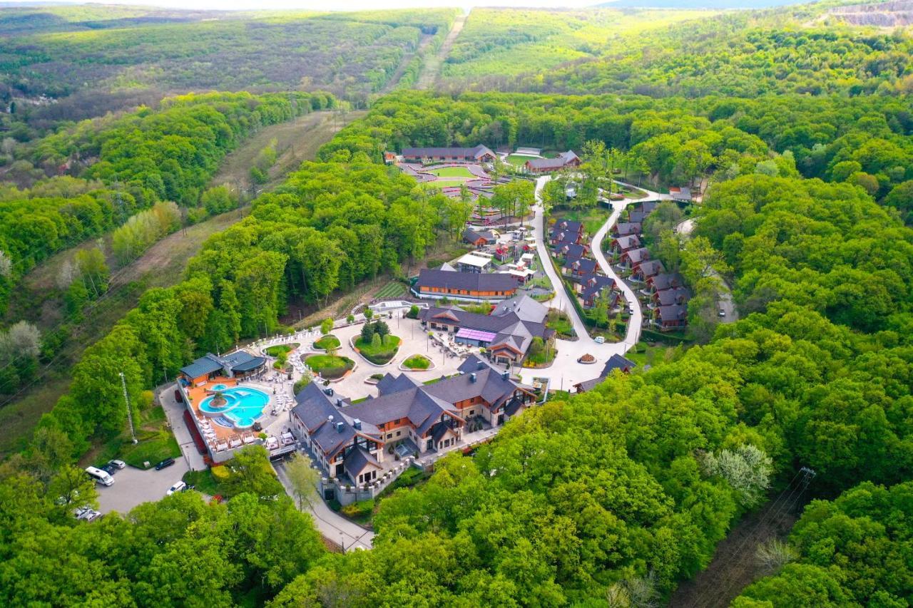 Avalon Resort & Spa ميسكولك المظهر الخارجي الصورة